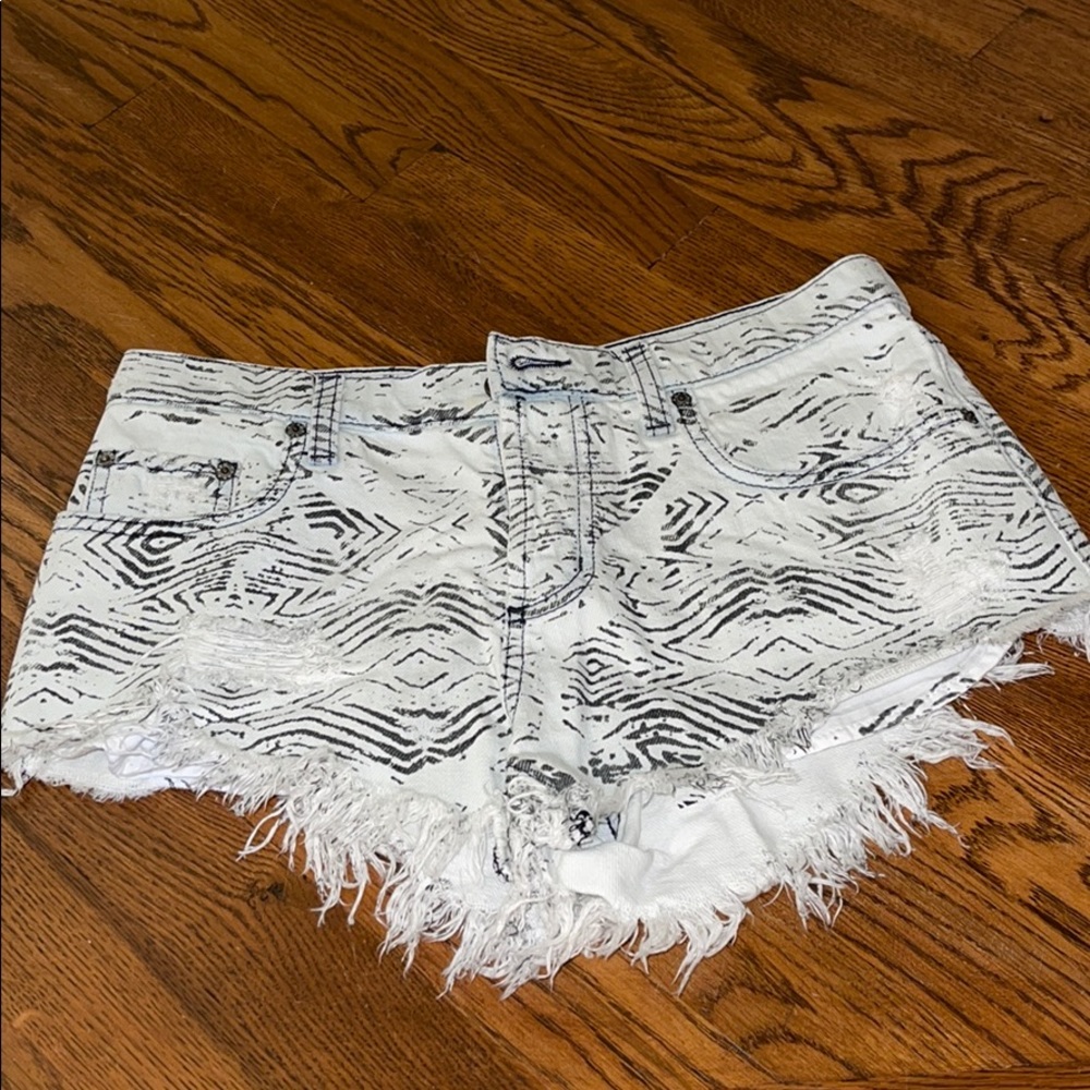 CARMAR tire track jean shorts
